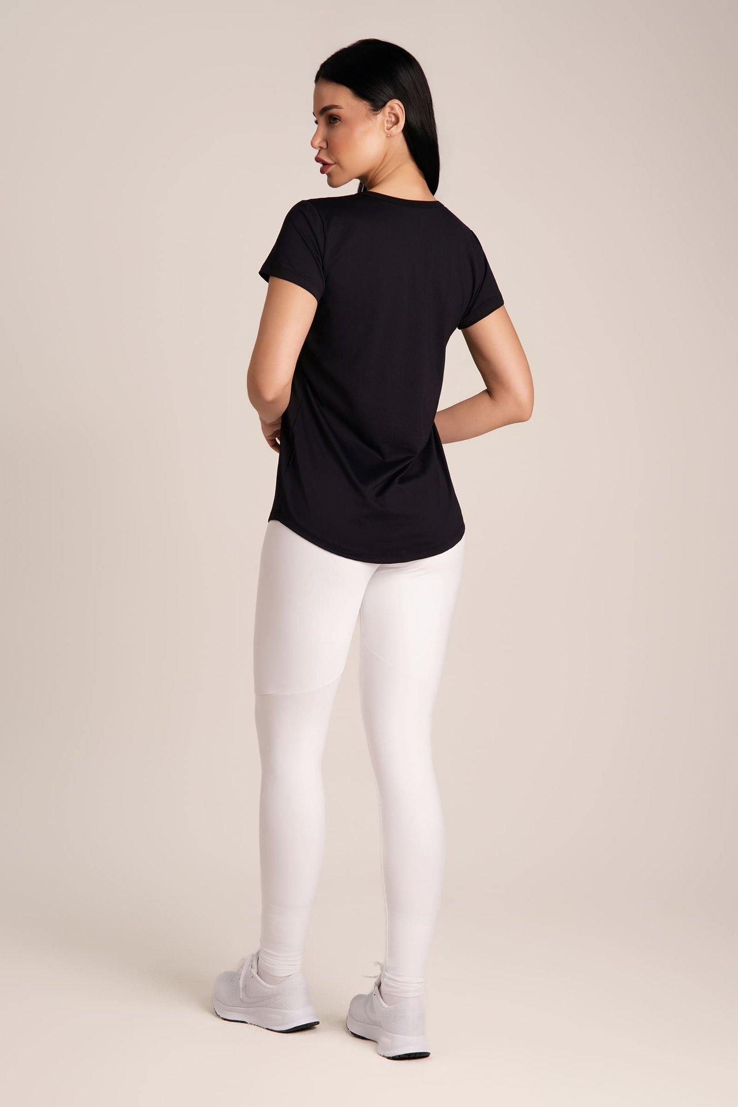 Camiseta Feminina Dry Fit Arredondada Preto