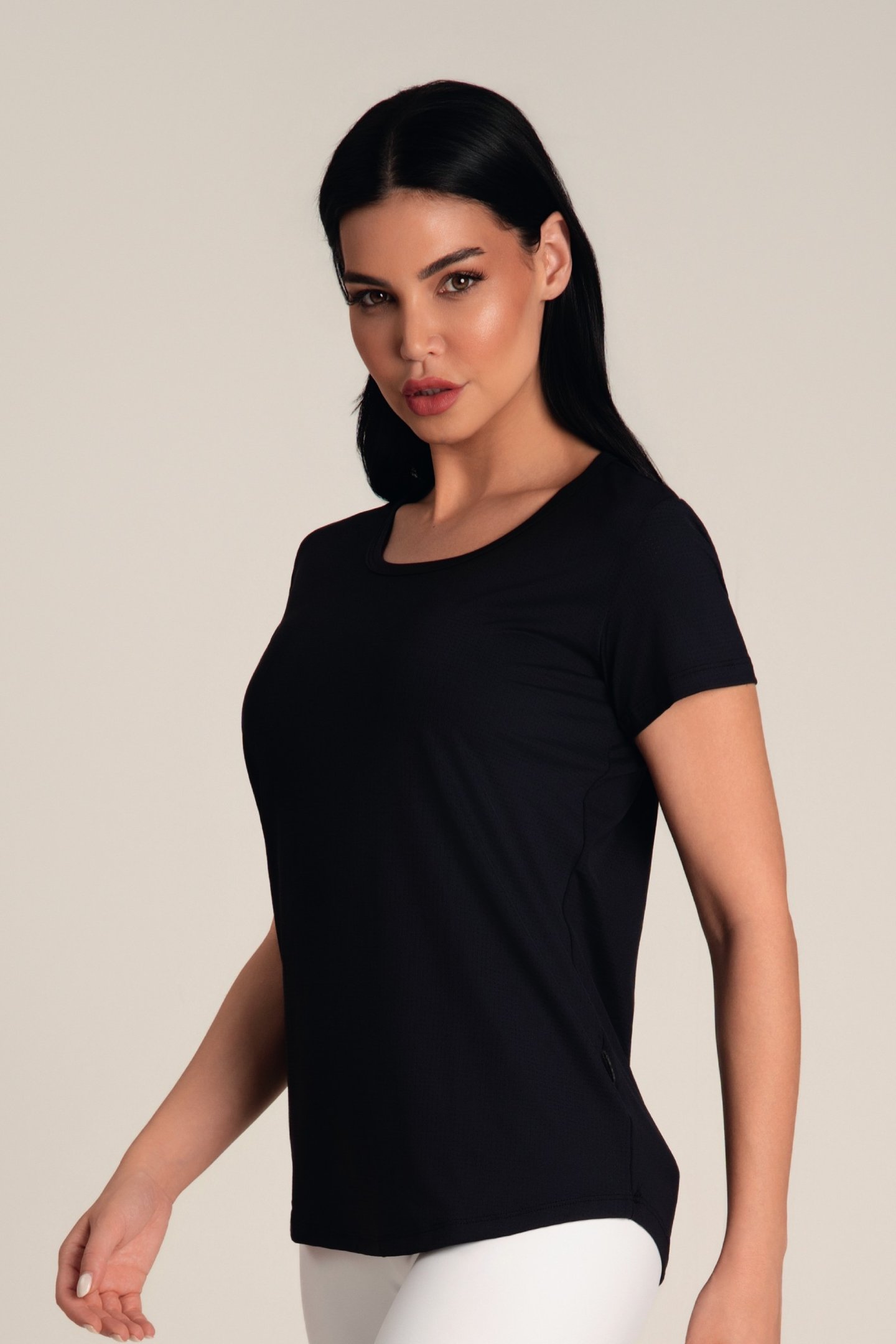 Camiseta Feminina Dry Fit Arredondada Preto