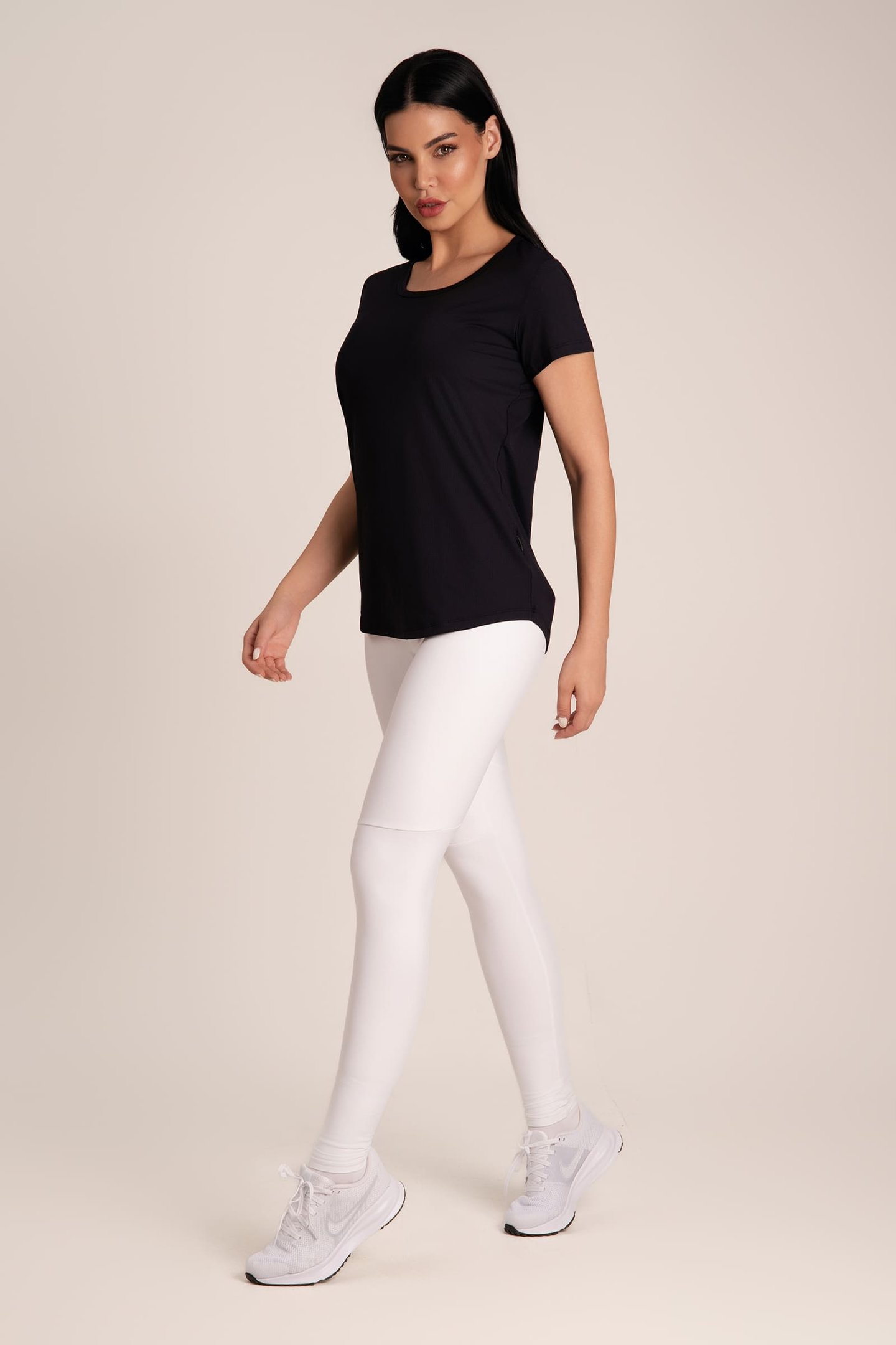 Camiseta Feminina Dry Fit Arredondada Preto