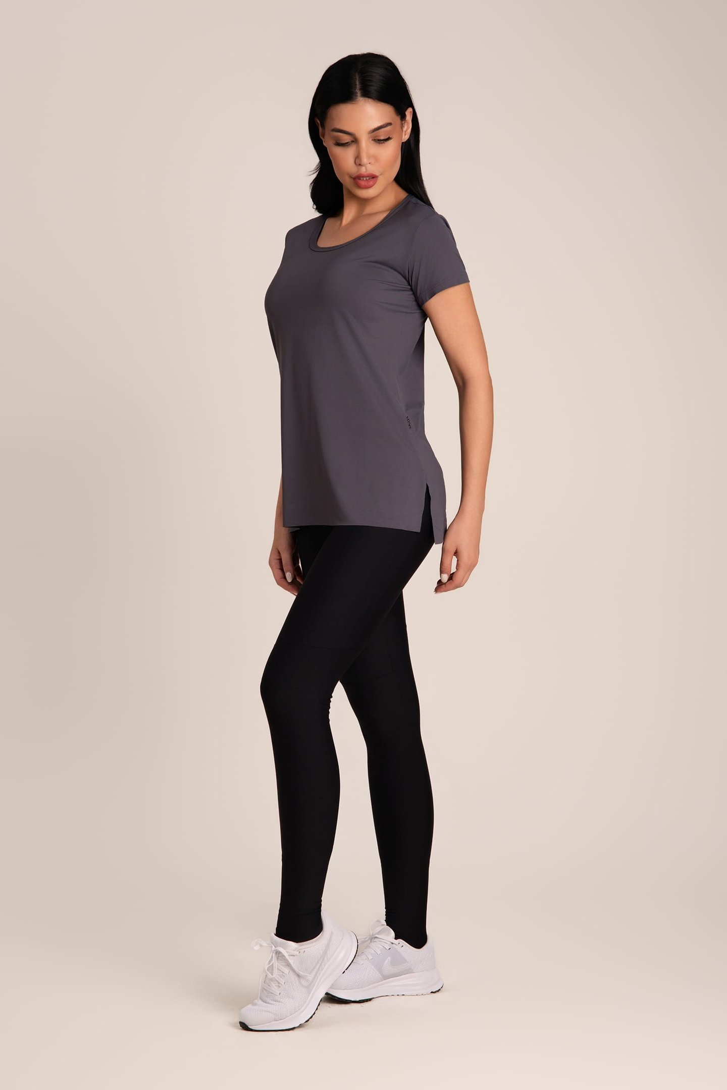 Camiseta Feminina Dry Fit Fenda Chumbo