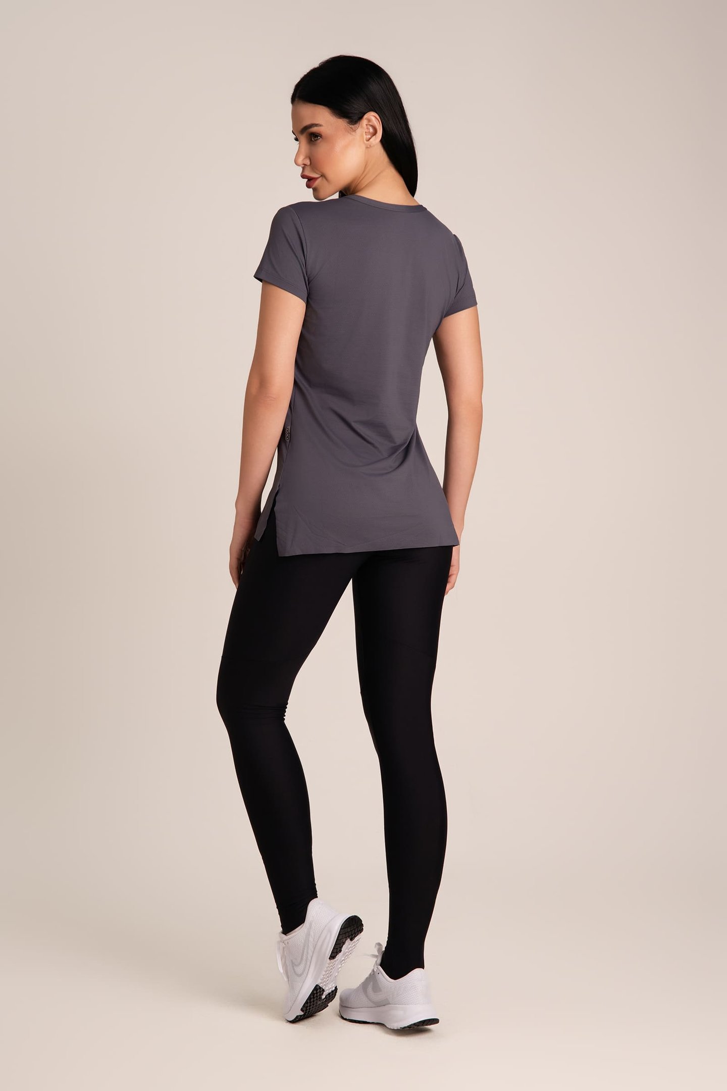 Camiseta Feminina Dry Fit Fenda Chumbo