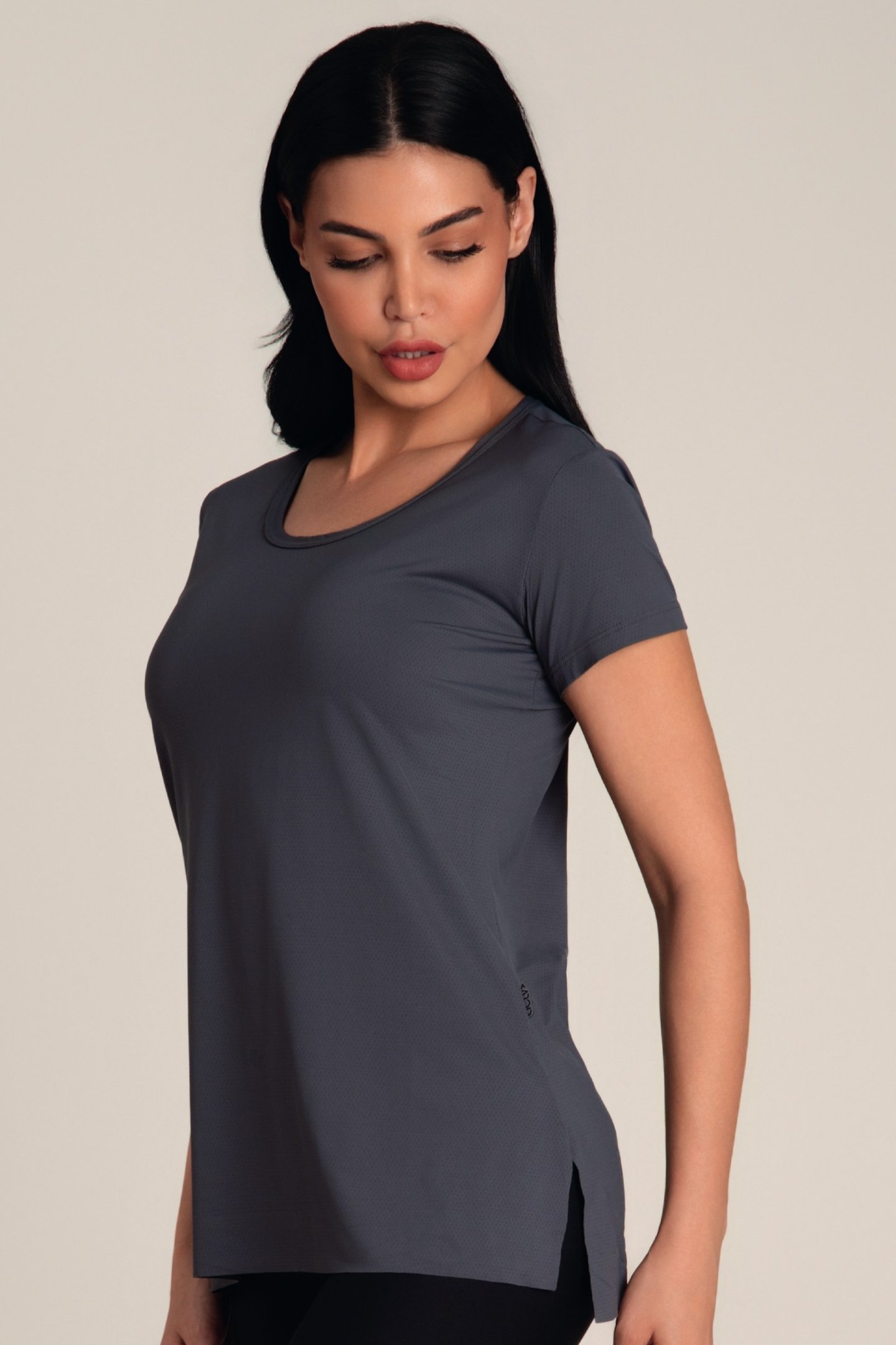 Camiseta Feminina Dry Fit Fenda Chumbo