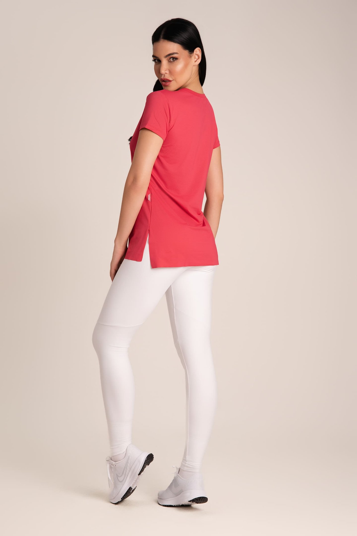 Camiseta Feminina Dry Fit Fenda Cereja