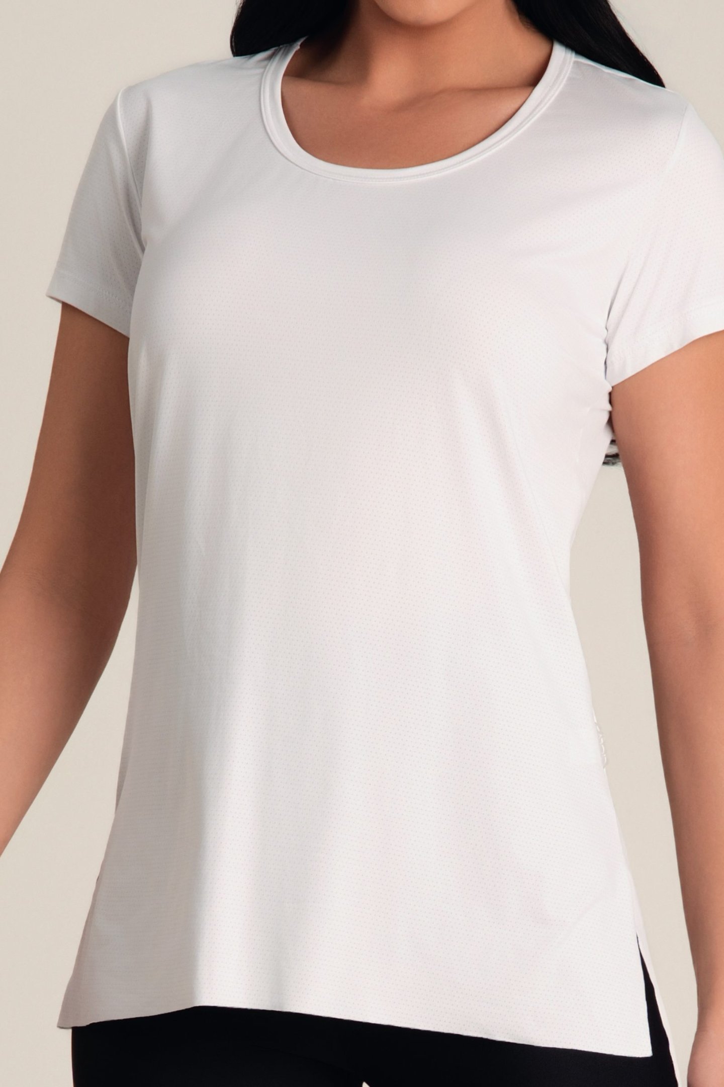 Camiseta Feminina Dry Fit Fenda Branco