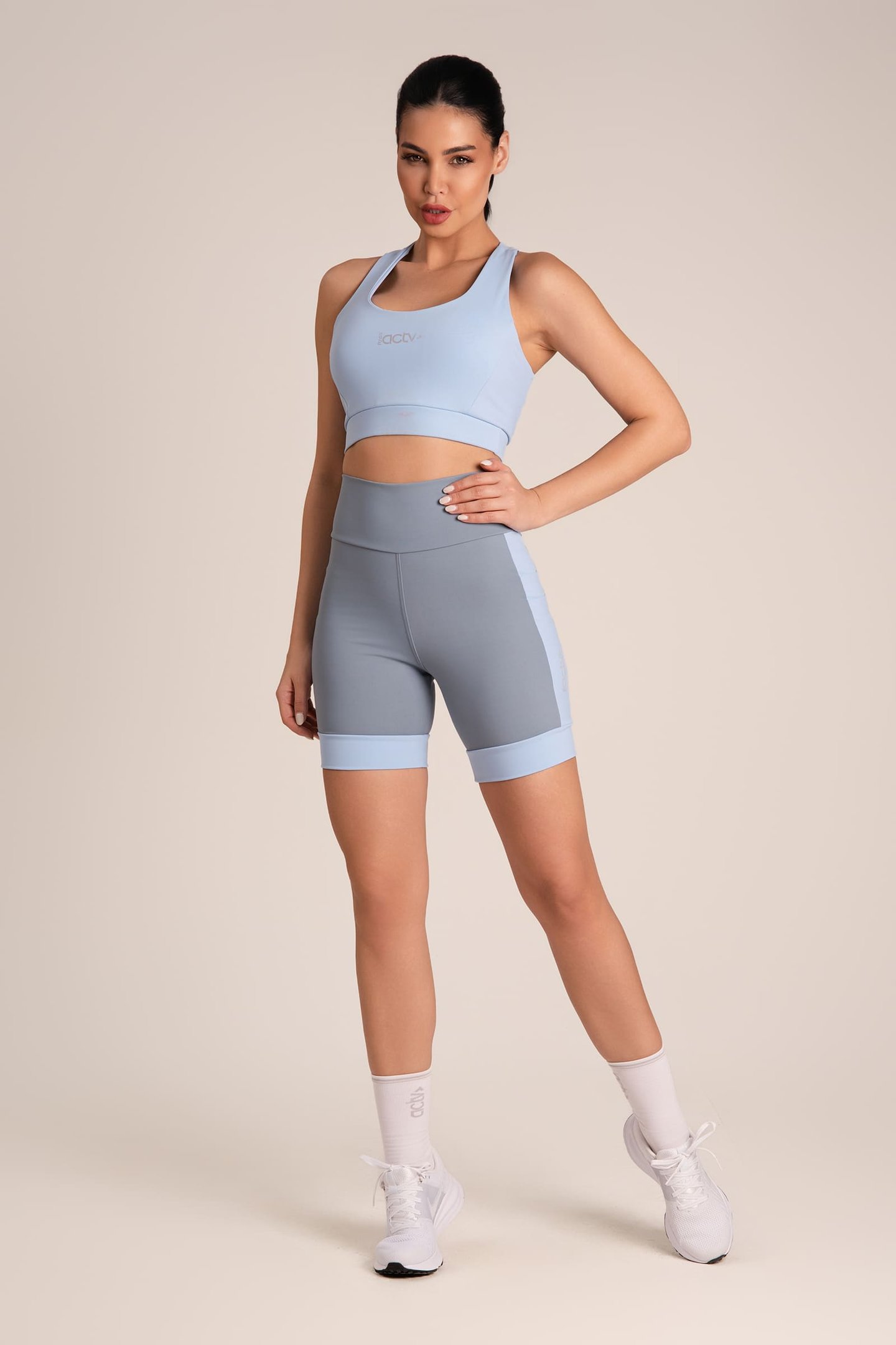 Bermuda De Corrida Com Bolsos Bicolor Wind/acquarius