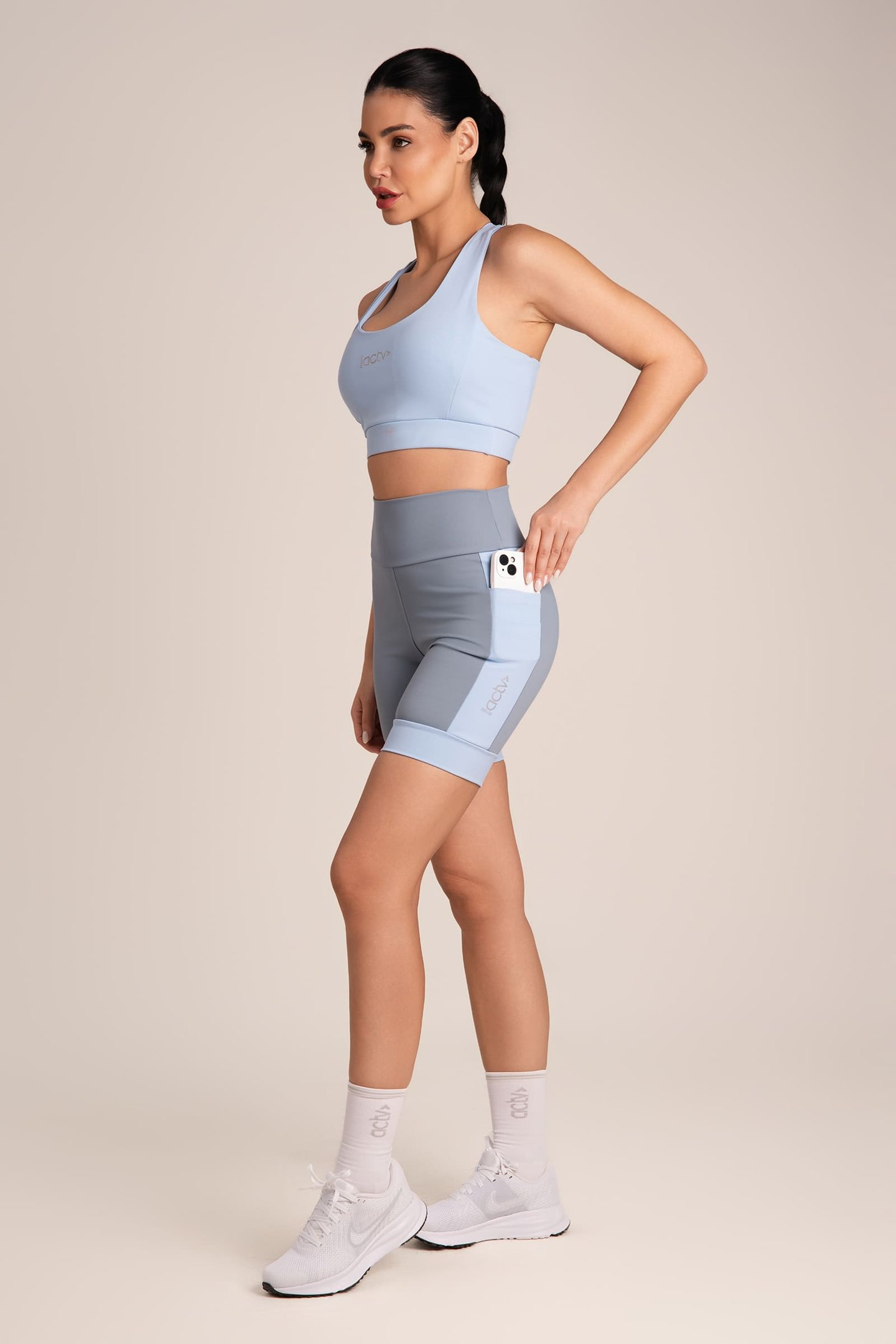 Bermuda De Corrida Com Bolsos Bicolor Wind/acquarius