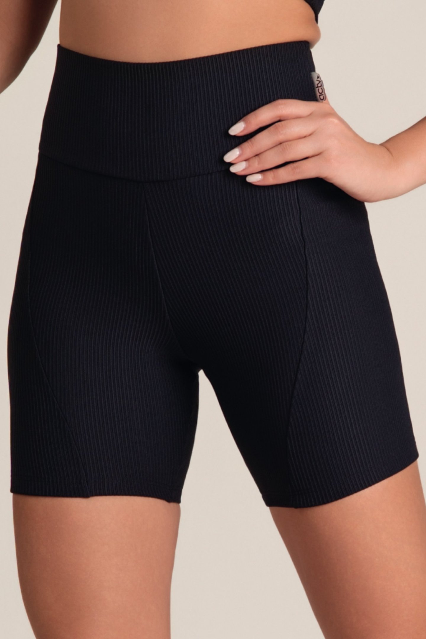 Bermuda Fitness Canelada Empina Bumbum Preto