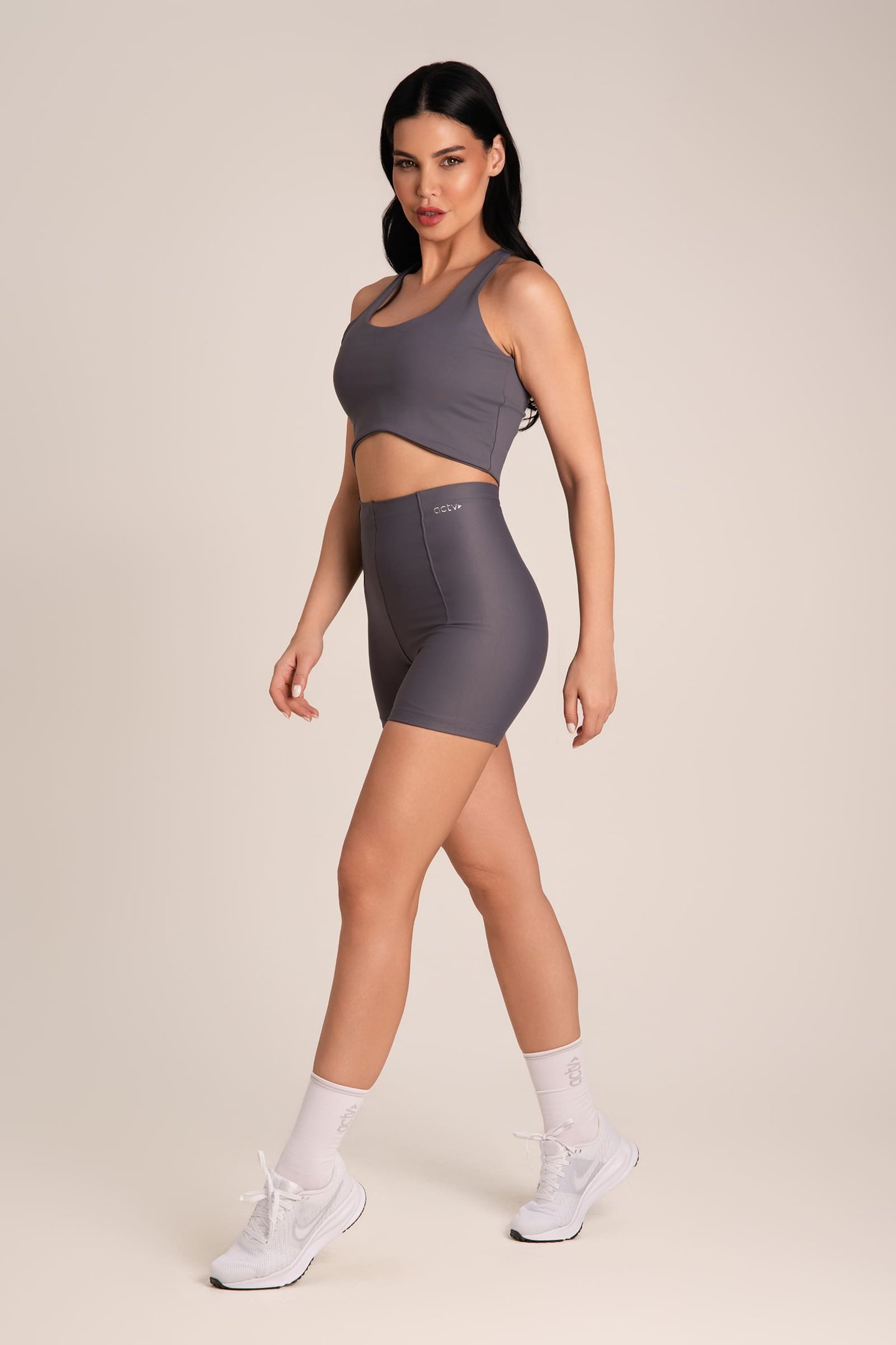 Bermuda Feminina Fitness Cós Infinito Chumbo