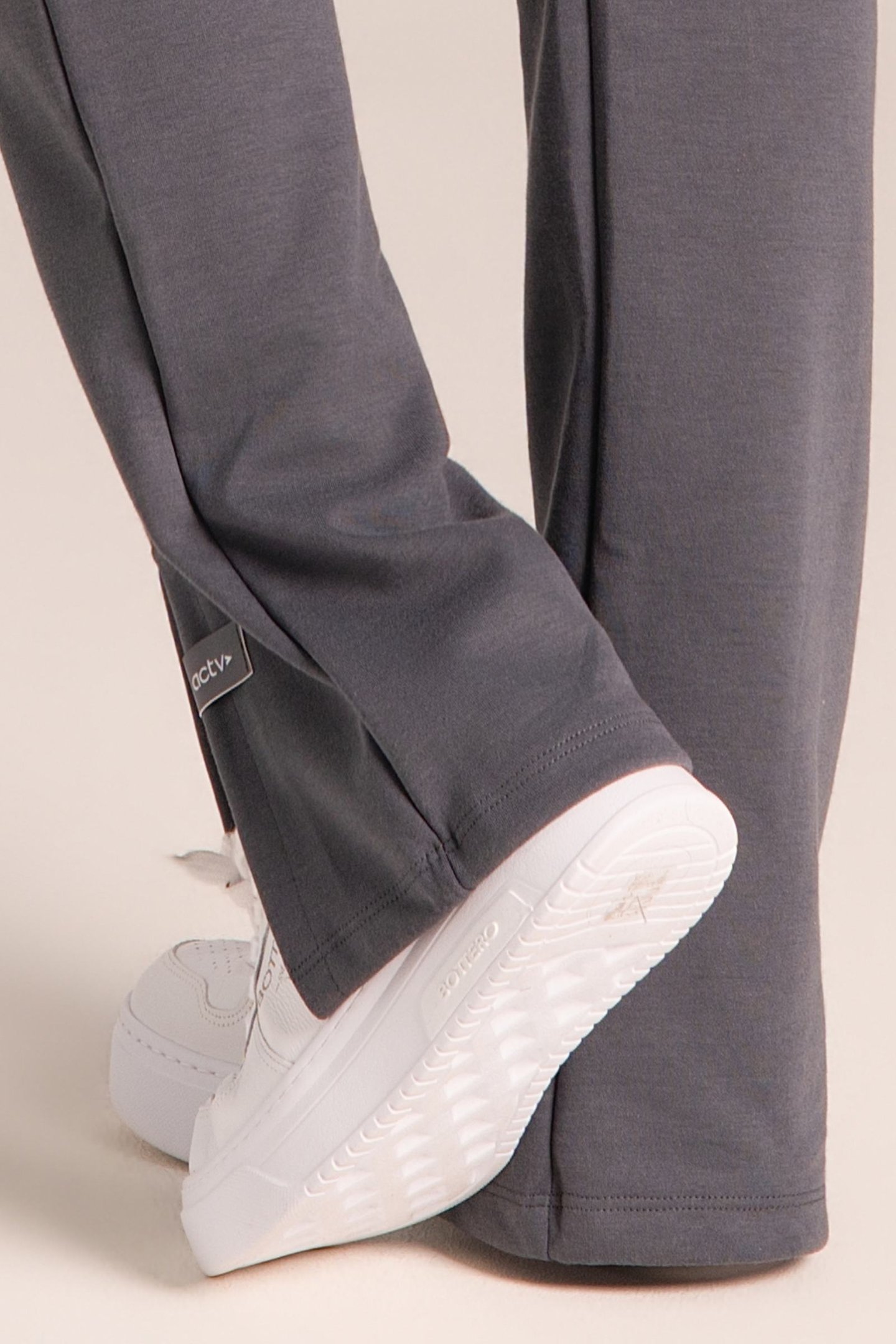 Calça Velvet Touch - Moletom Premium Slim Chumbo