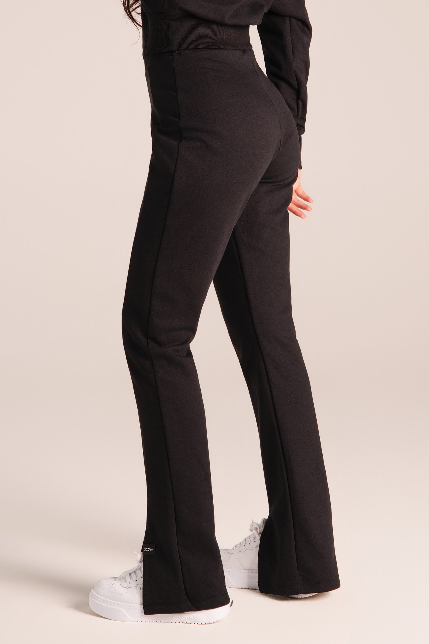 Calça Velvet Touch - Moletom Premium Slim Preto
