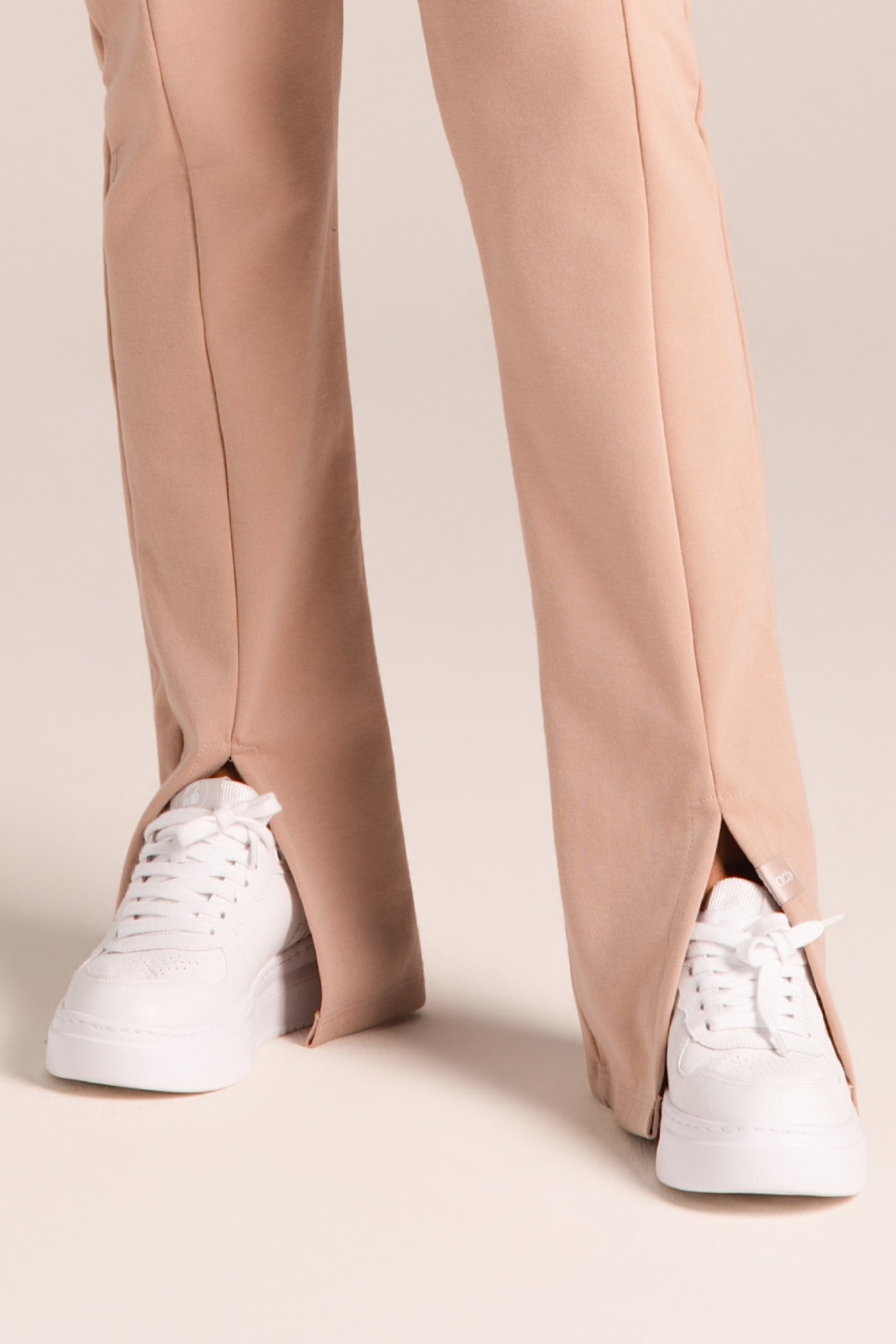Calça Velvet Touch - Moletom Premium Slim Areia Nobre