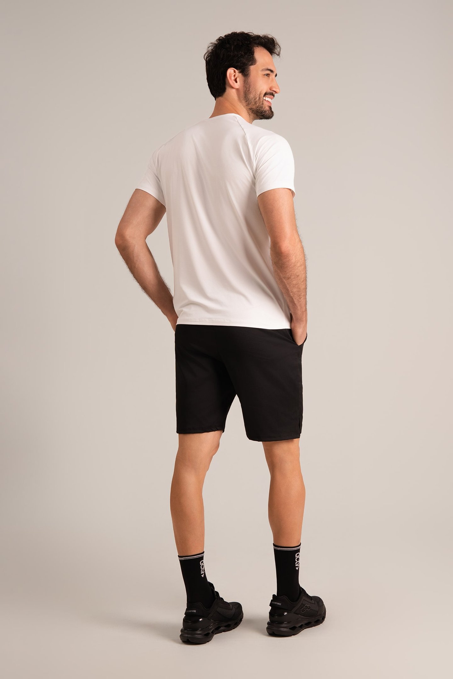 Bermuda Masculina Sarja Comfort com Bolsos Preto